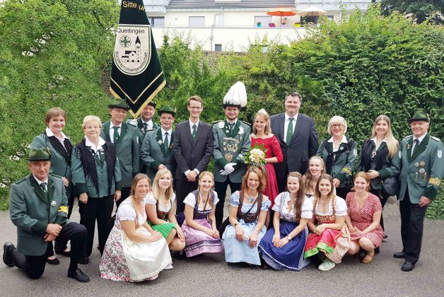 Gruppenbild der Schützen am Bezirksbundesfest in Schlebusch