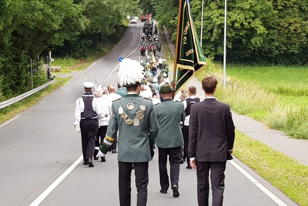 Durch Berg und Tal marschieren wir