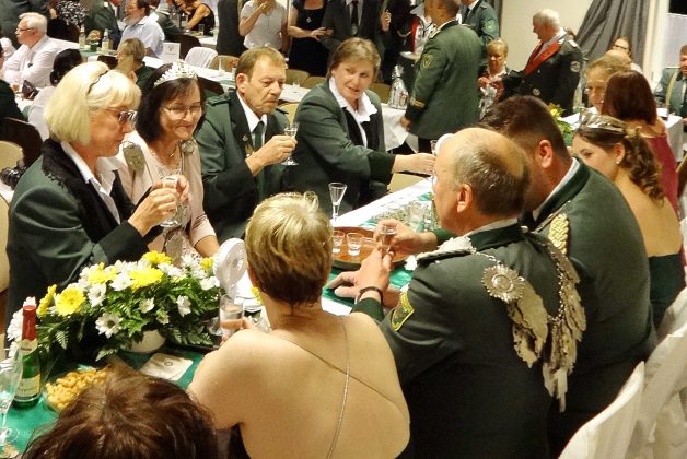 Krönungsball in Steinbüchel