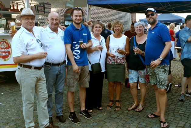 Altstadtfunken und Bürgerschützen feiern zusammen den Sommer