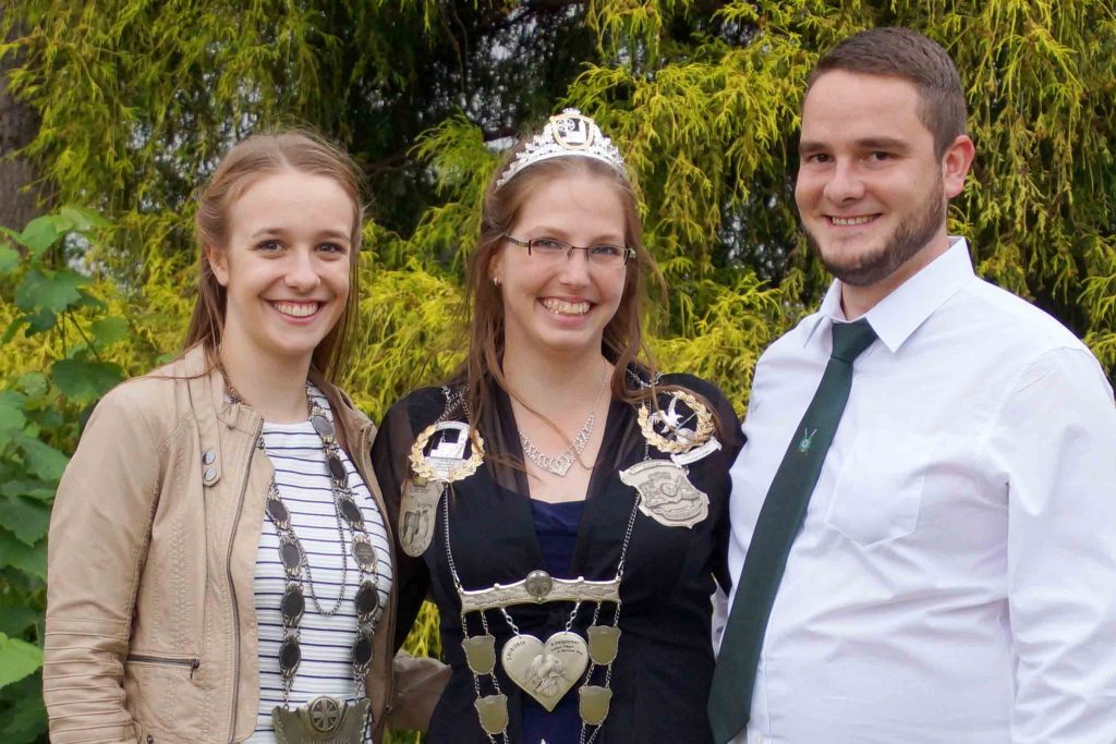 Jungprinzessin Kerstin Nowack mit Königspaar Alicia Podtschaske und David Flemm