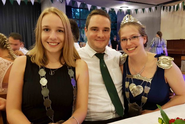 Jungprinzessin Kerstin Nowack mit Königspaar Alicia Podtschaske und David Flemm