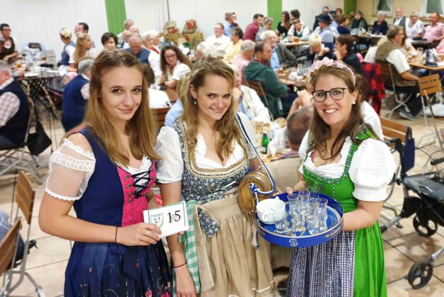 Jungprinzessin Kerstin Nowack, Königin Anne Berghöfer-Weis und Schützin Nici Maus