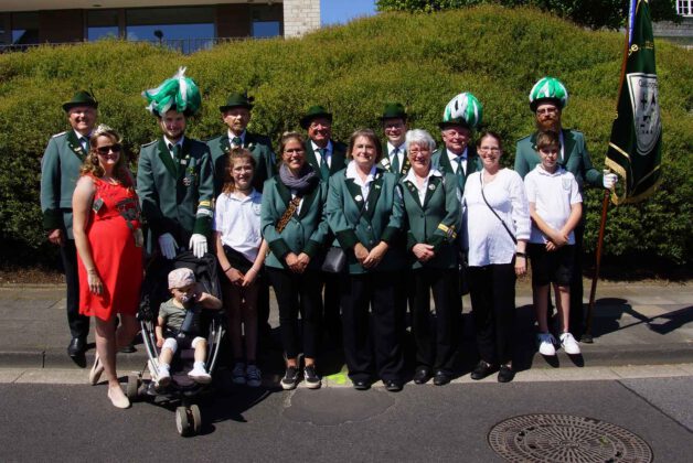 BSGQ-Abordnung beim Schützenumzug Lützenkirchen
