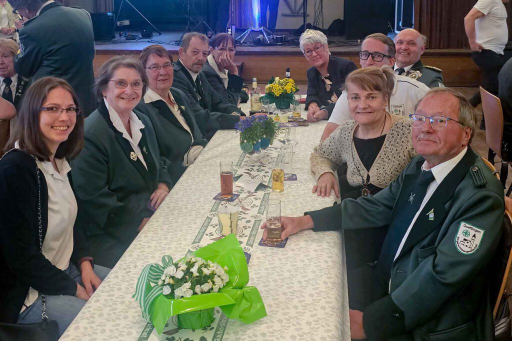 Bürgerschützen-Abordnung auf dem Krönungsball der St. Seb. Lützenkirchen