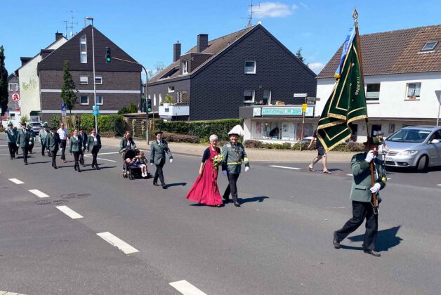 Marschieren in Lützenkrichen
